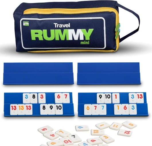 Point Games Mini Rami 106 Carreaux et Quatre Supports de Jeu Exclusifs a 2 Niveaux dans Un Sac de Voyage Très Résistant, Blanc & Bleu White & Blue